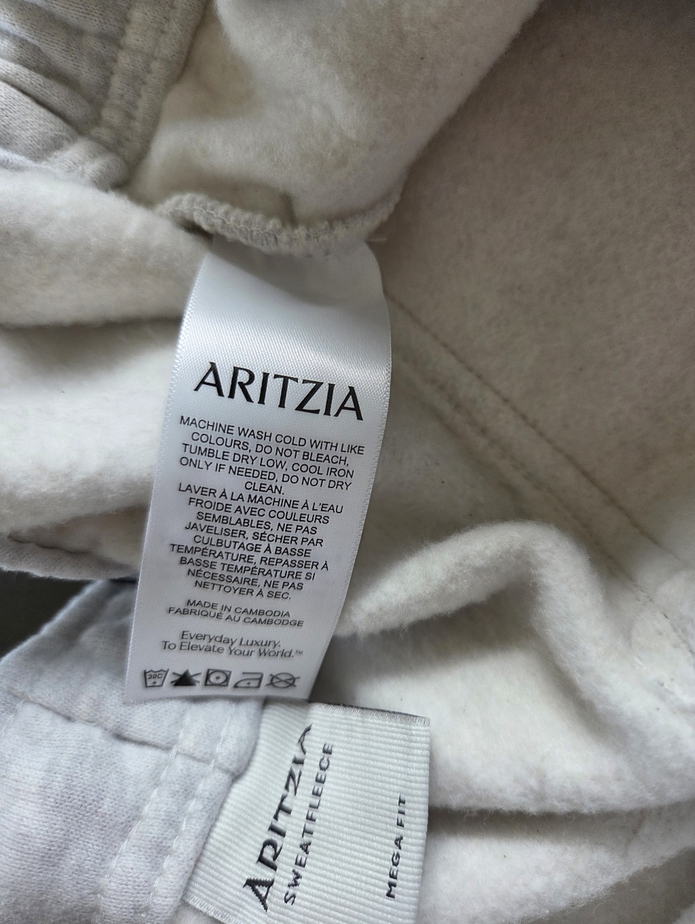Aritzia Cozy Sweatfleece Mega Cargo Joggers Size Large NWT - Picture 8 of 12